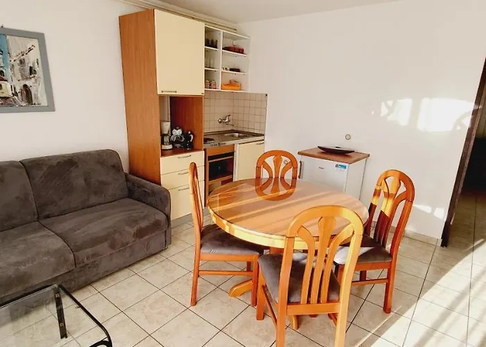 Apartment Makin By El-pi Tours