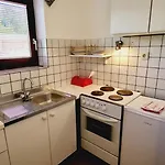 Makin By El-pi Tours Daire Njivice