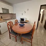 Makin By El-pi Tours Apartamento Njivice